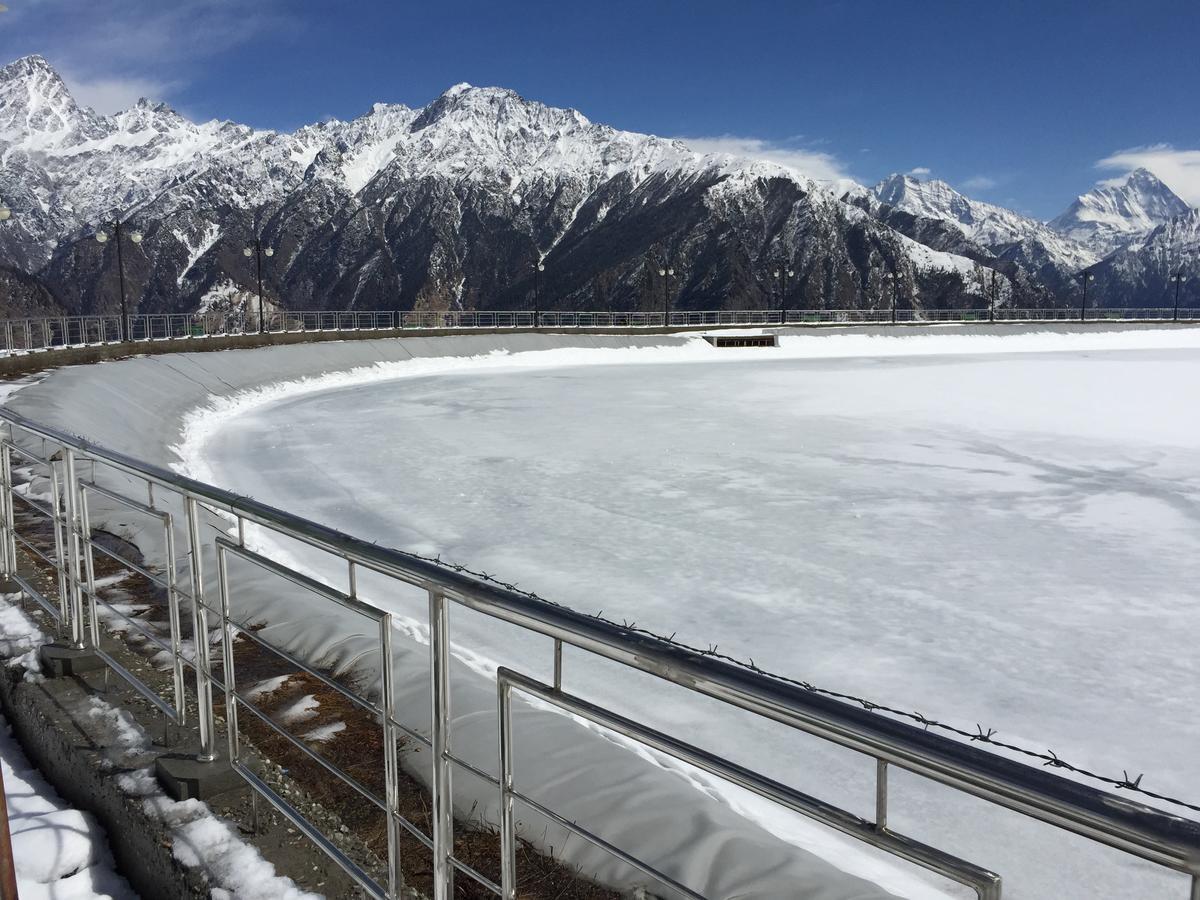 Clifftop Club Auli Joshīmath 外观 照片