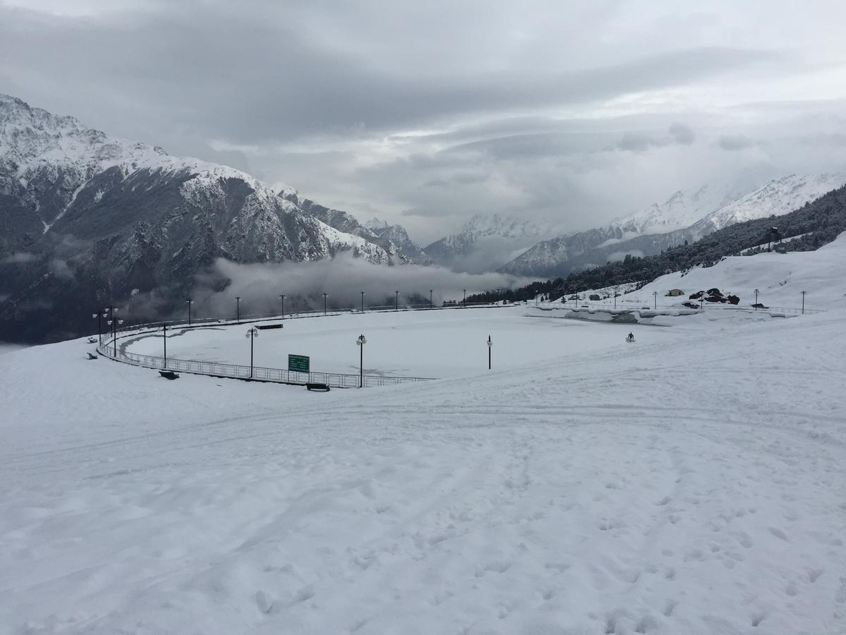 Clifftop Club Auli Joshīmath 外观 照片